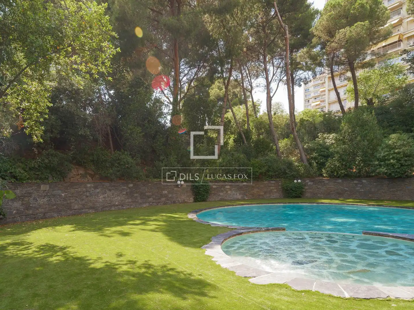 Schwimmbecken von Wohnung zum Verkauf in Barcelona mit Klimaanlage, Terrasse und Abstellraum