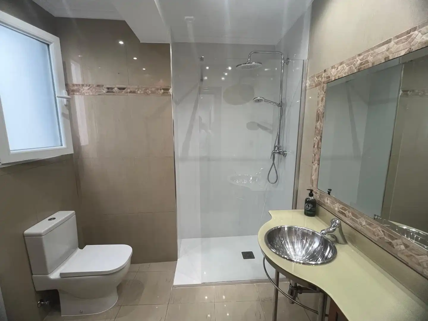 Badezimmer von Wohnung zum Verkauf in Valladolid mit Heizung, Parkett und Terrasse