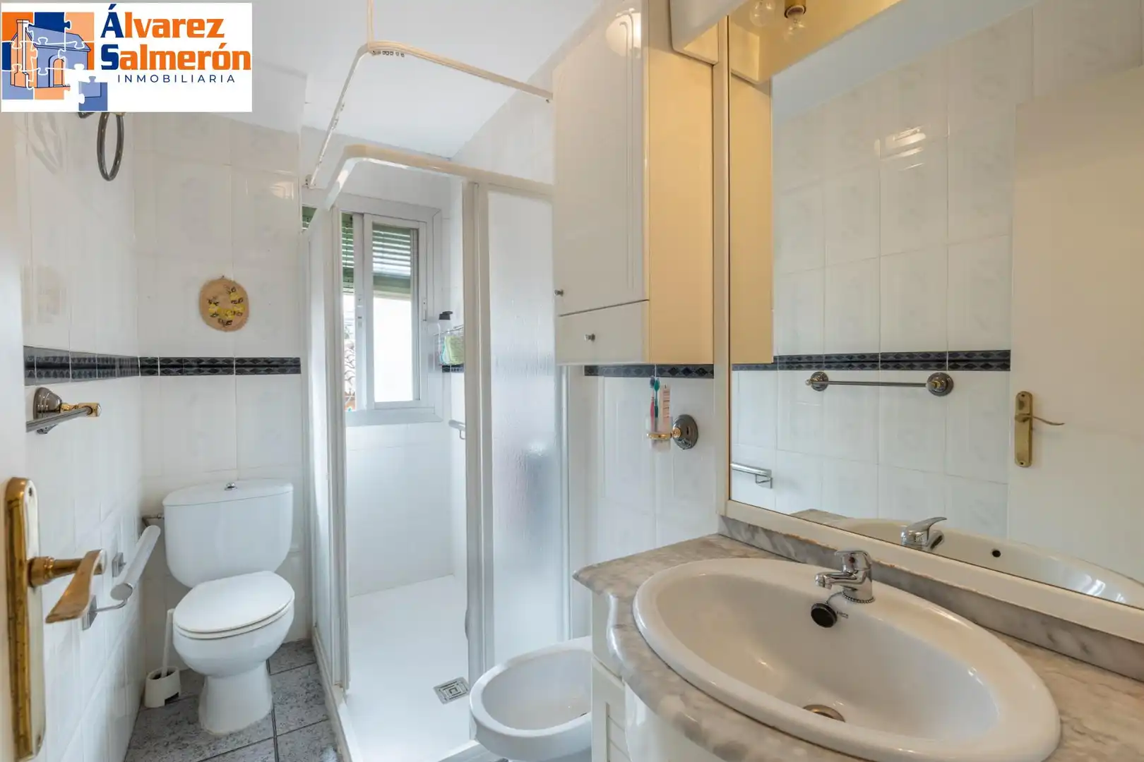 Bathroom of Flat for sale in Genil