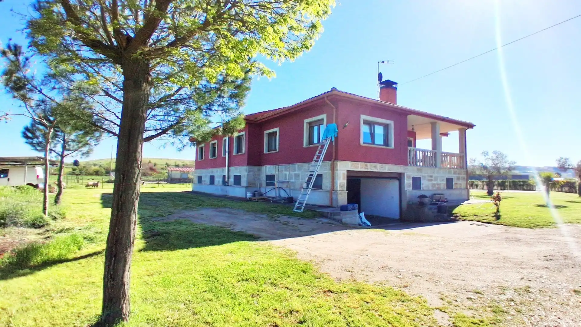 Außenansicht von Haus oder Chalet zum Verkauf in Ciudad Rodrigo mit Terrasse und Schwimmbad