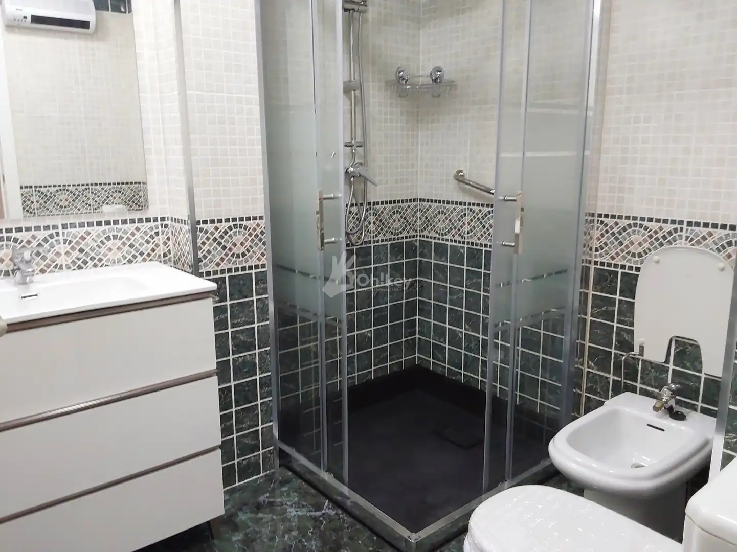 Bany de Pis en venda en Getafe amb Aire condicionat, Calefacció i Terrassa