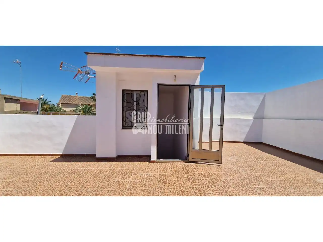 Exterior view of Houses for sale in Catarroja  with Air Conditioner, Heating and Terrace