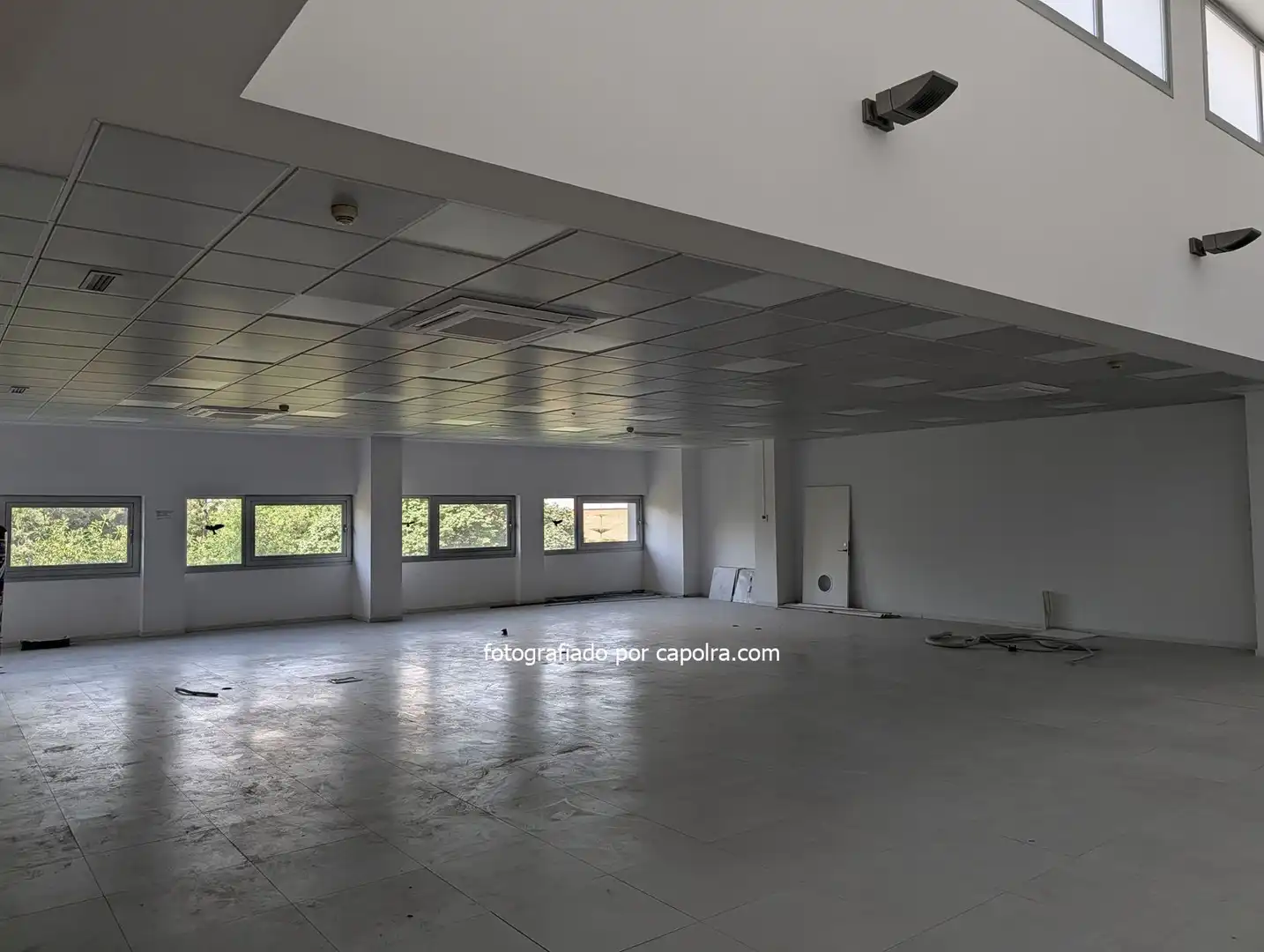 Büro zur Miete in Barcelona mit Klimaanlage, Heizung und Abstellraum