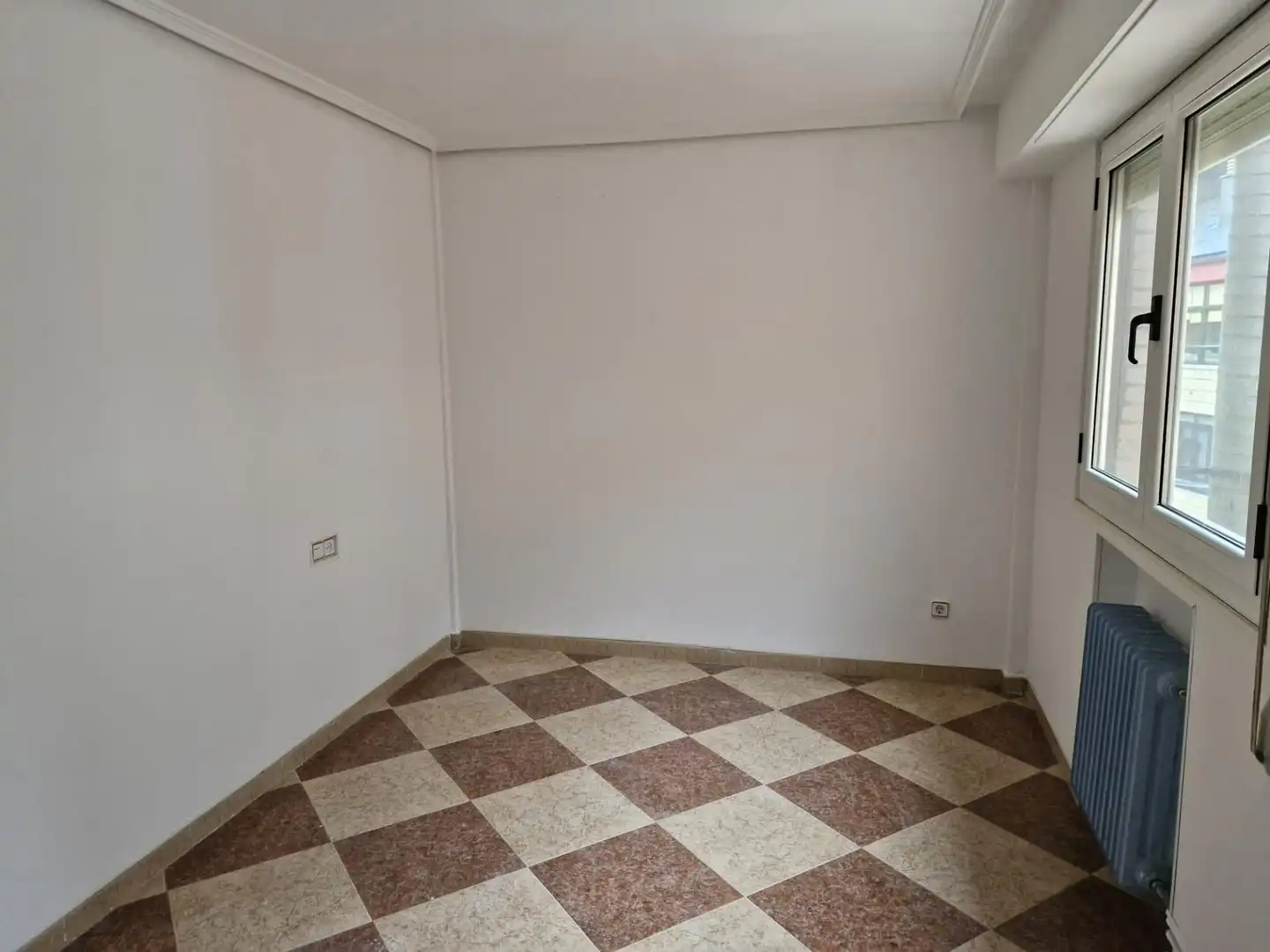 Wohnung zum Verkauf in Bembibre mit Heizung und Abstellraum