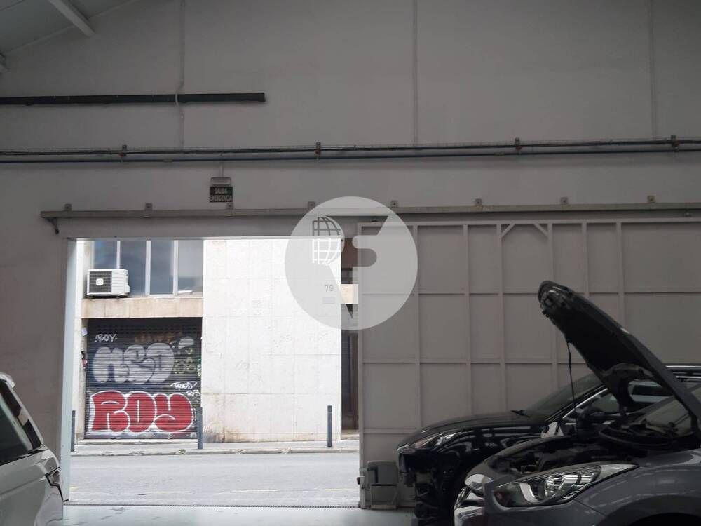 Vista exterior de Nau industrial en venda en  Barcelona Capital