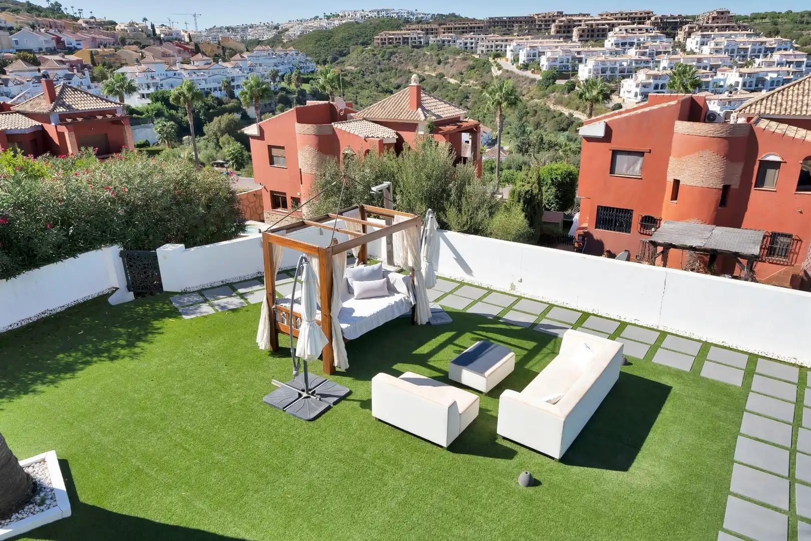 Terraza de Casa o chalet en venta en La Alcaidesa con Terraza, Trastero y Piscina