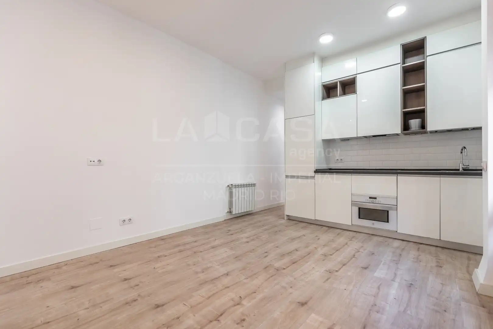 Kitchen of Flat for sale in  Madrid Capital  with Heating