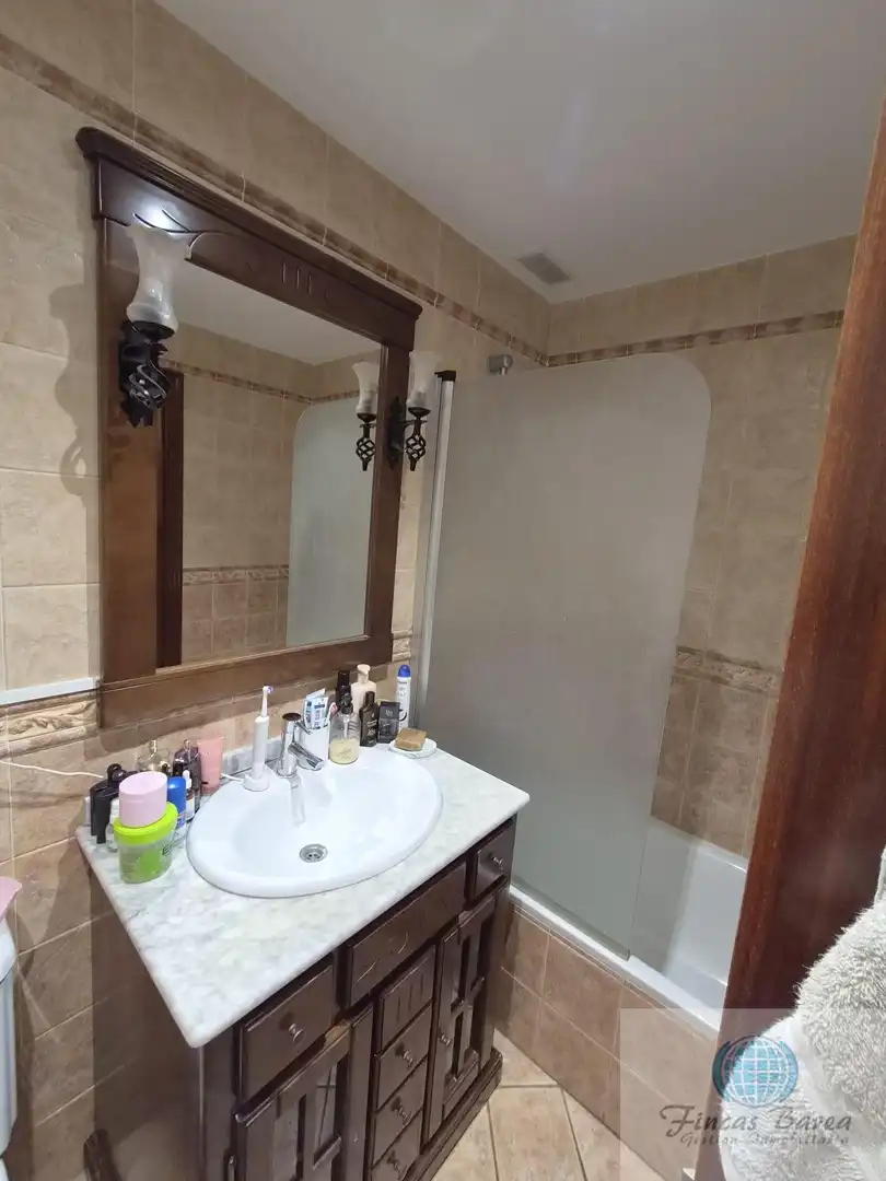 Bathroom of Flat for sale in Mijas  with Air Conditioner and Balcony