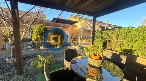 Casa de Campo con seis dormitorios en Cazalla para dos familias