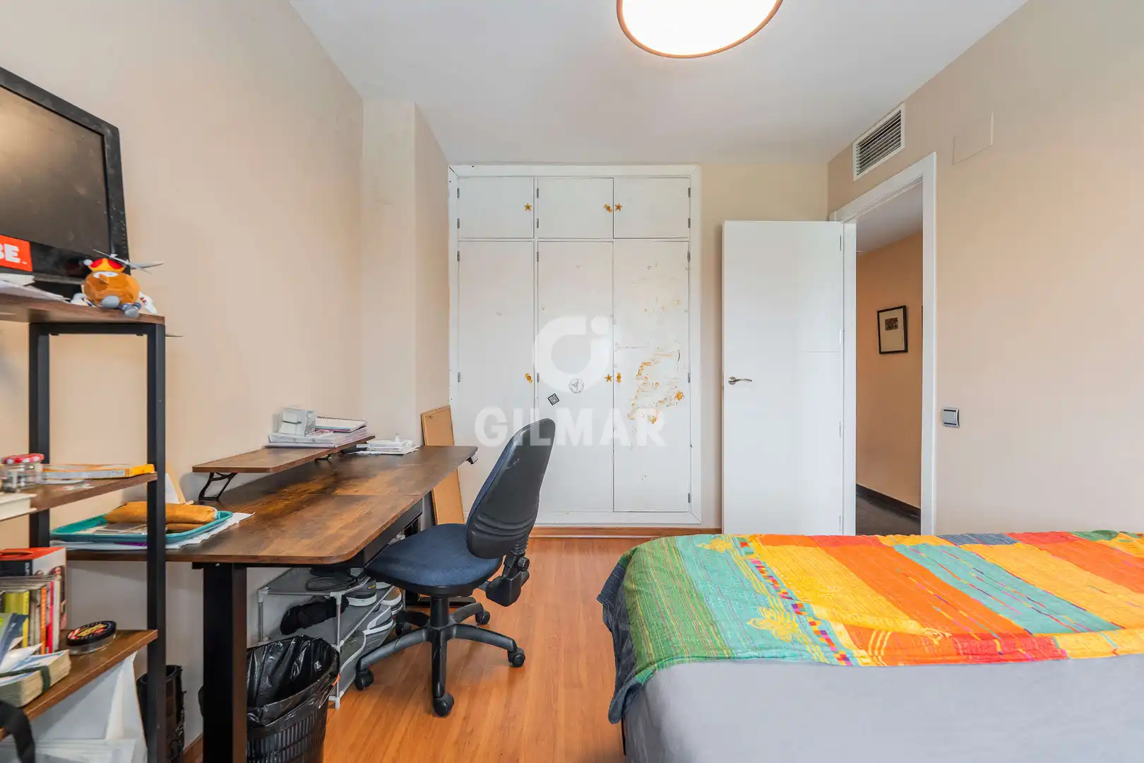 Habitación de Casa adosada en venta en Madrid con Calefacción, Jardín privado y Piscina