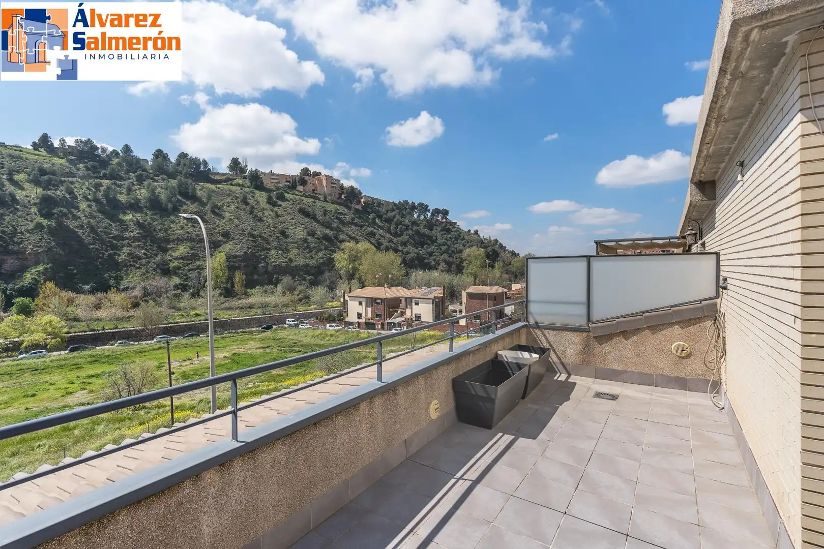 Terrasse von Einfamilien-Reihenhaus zum Verkauf in Granada mit Privatgarten und Balkon