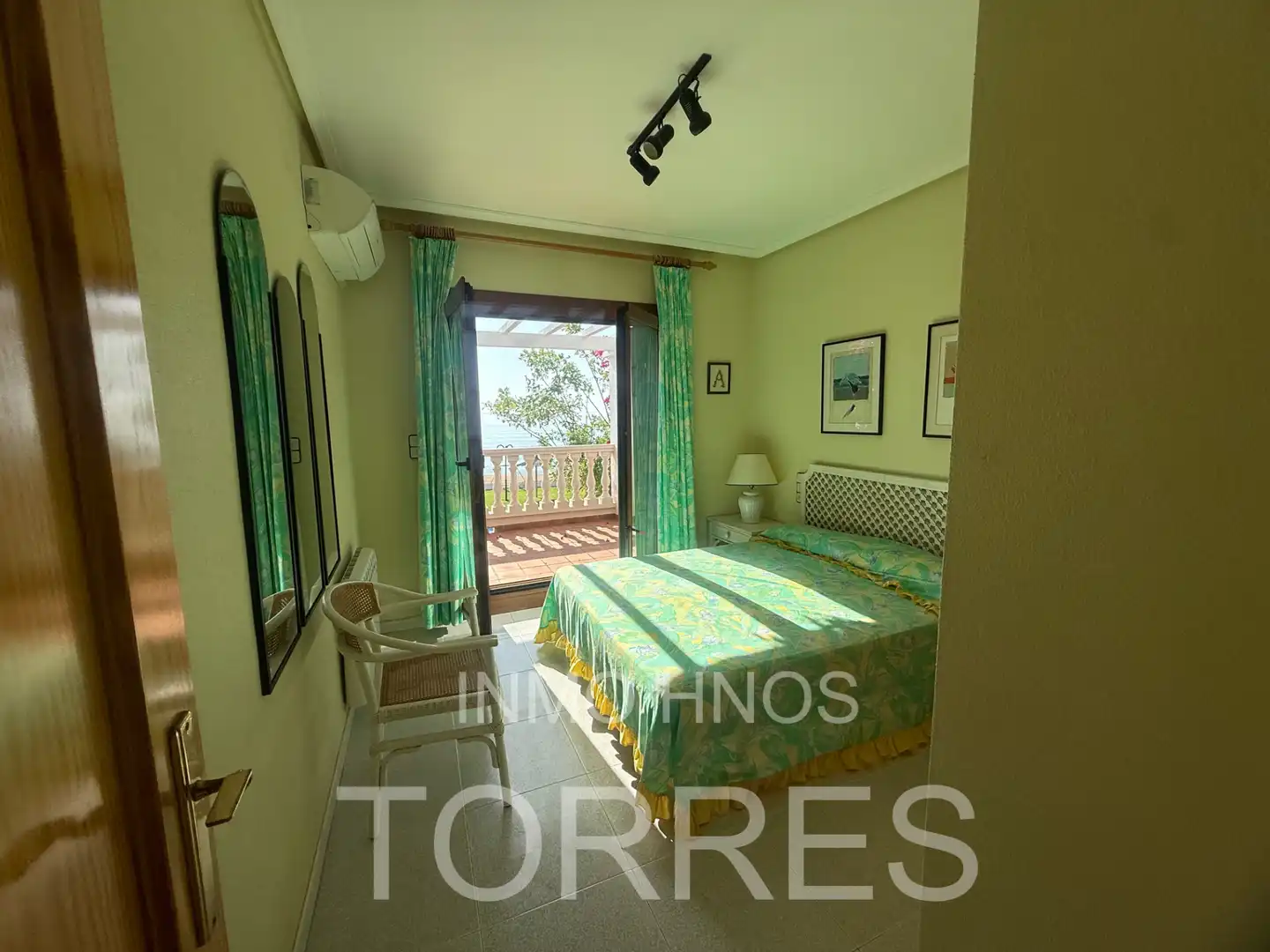 Habitación de Casa adosada en venta en Benicarló con Aire acondicionado, Jardín privado y Terraza