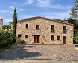 Vista exterior de Finca rústica en venda en Castell-Platja d'Aro amb Aire condicionat, Calefacció i Jardí privat