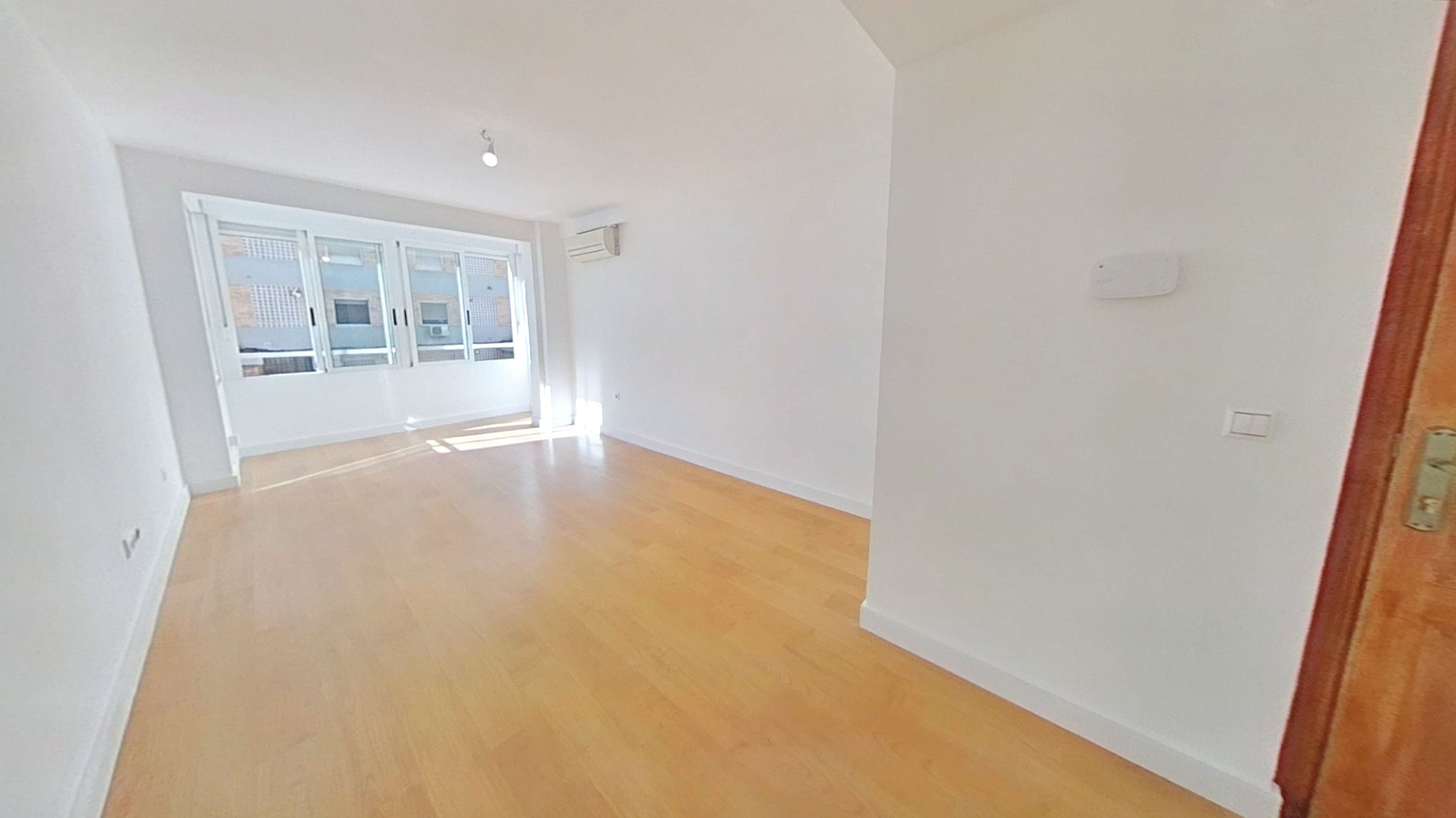 Vista exterior de Piso de alquiler en Alicante / Alacant con Horno y Se aceptan mascotas