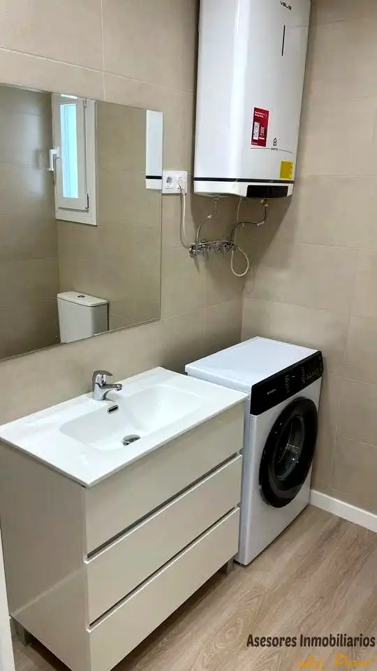 Badezimmer von Wohnung zum Verkauf in Madrid mit Klimaanlage und Heizung