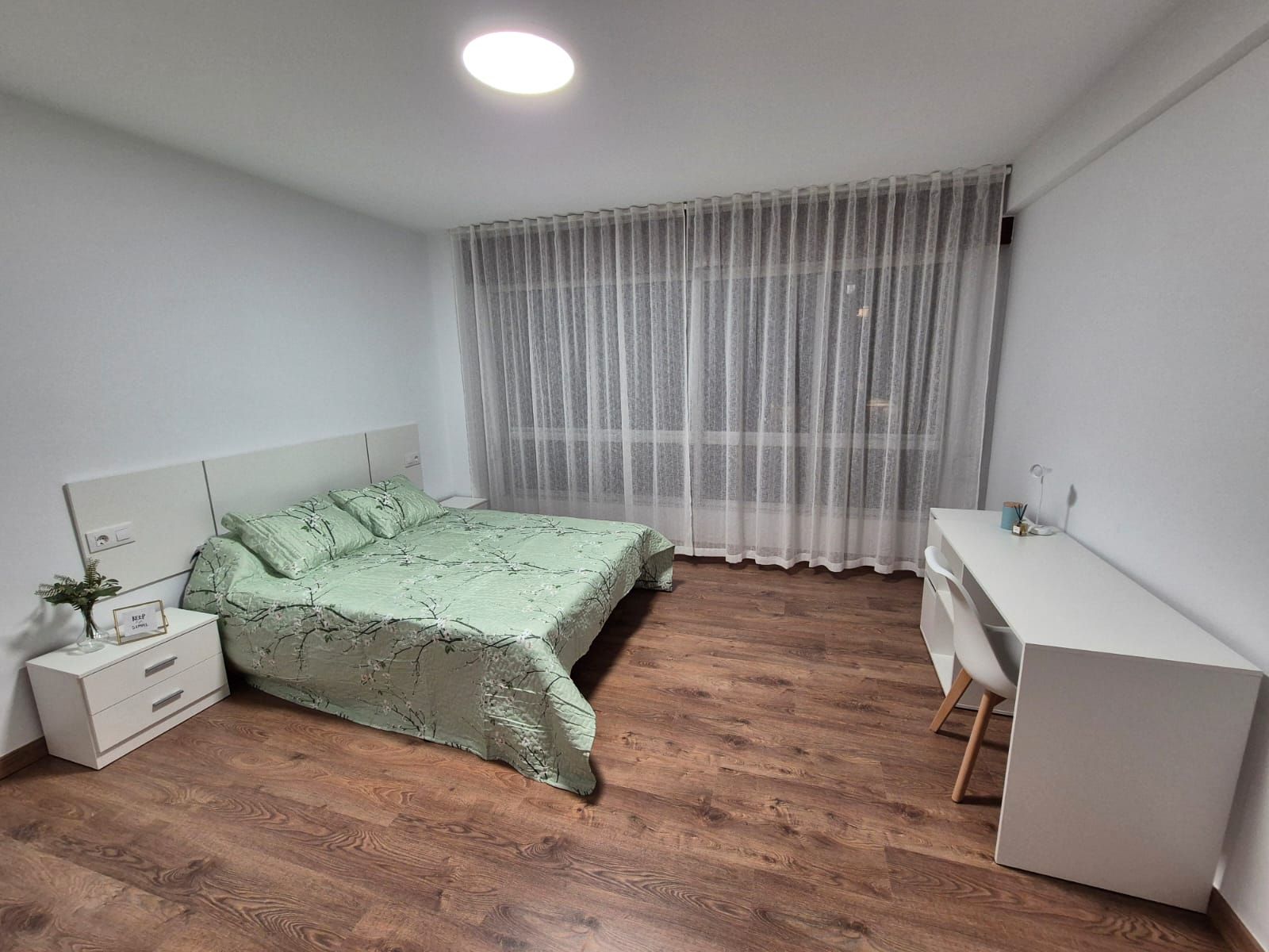 Bedroom of Flat to rent in A Coruña Capital   with Parquet flooring, Furnished and Oven