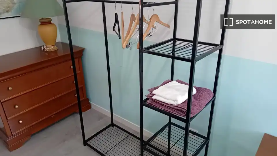 Habitación de Piso de alquiler en Madrid con Aire acondicionado, Calefacción y Amueblado