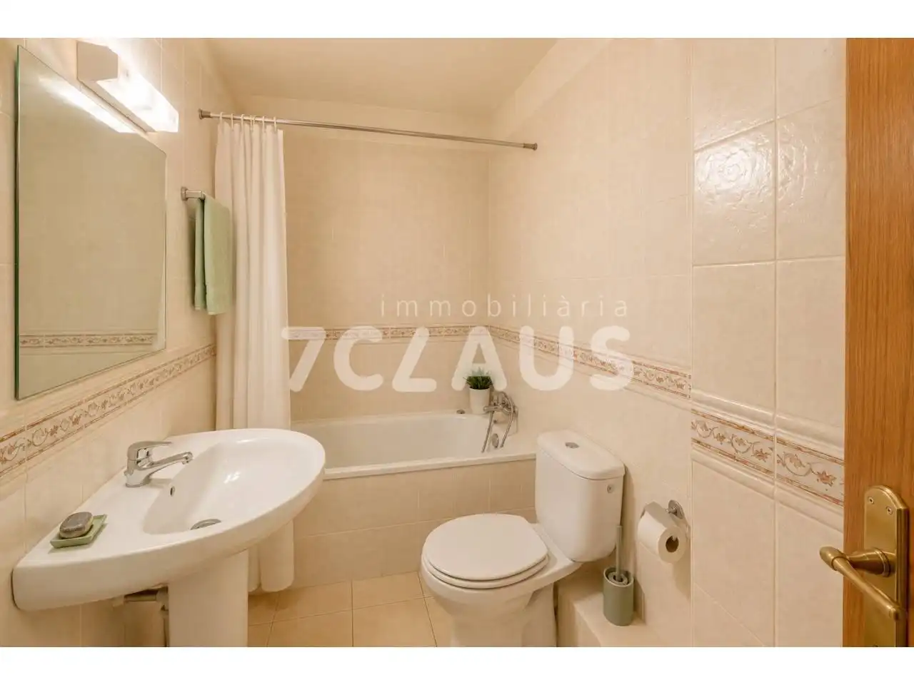 Baño de Piso en venta en Canillo con Calefacción, Parquet y Trastero
