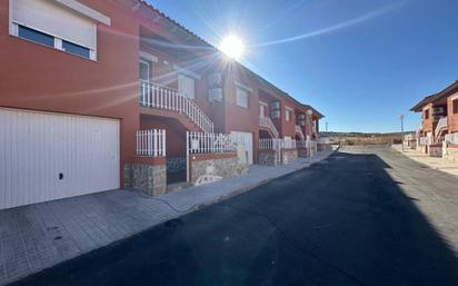 Exterior view of Single-family semi-detached for sale in Las Ventas Con Peña Aguilera  with Air Conditioner and Terrace