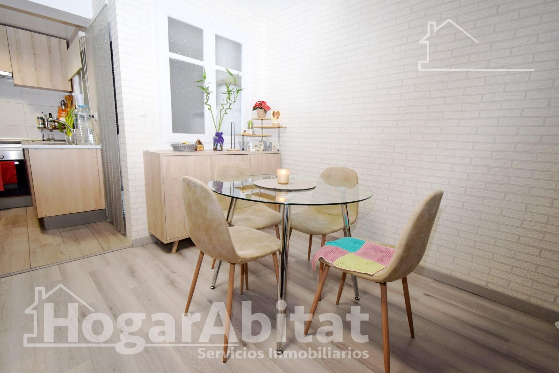 Dining room of Flat for sale in  Valencia Capital  with Air Conditioner, Heating and Balcony