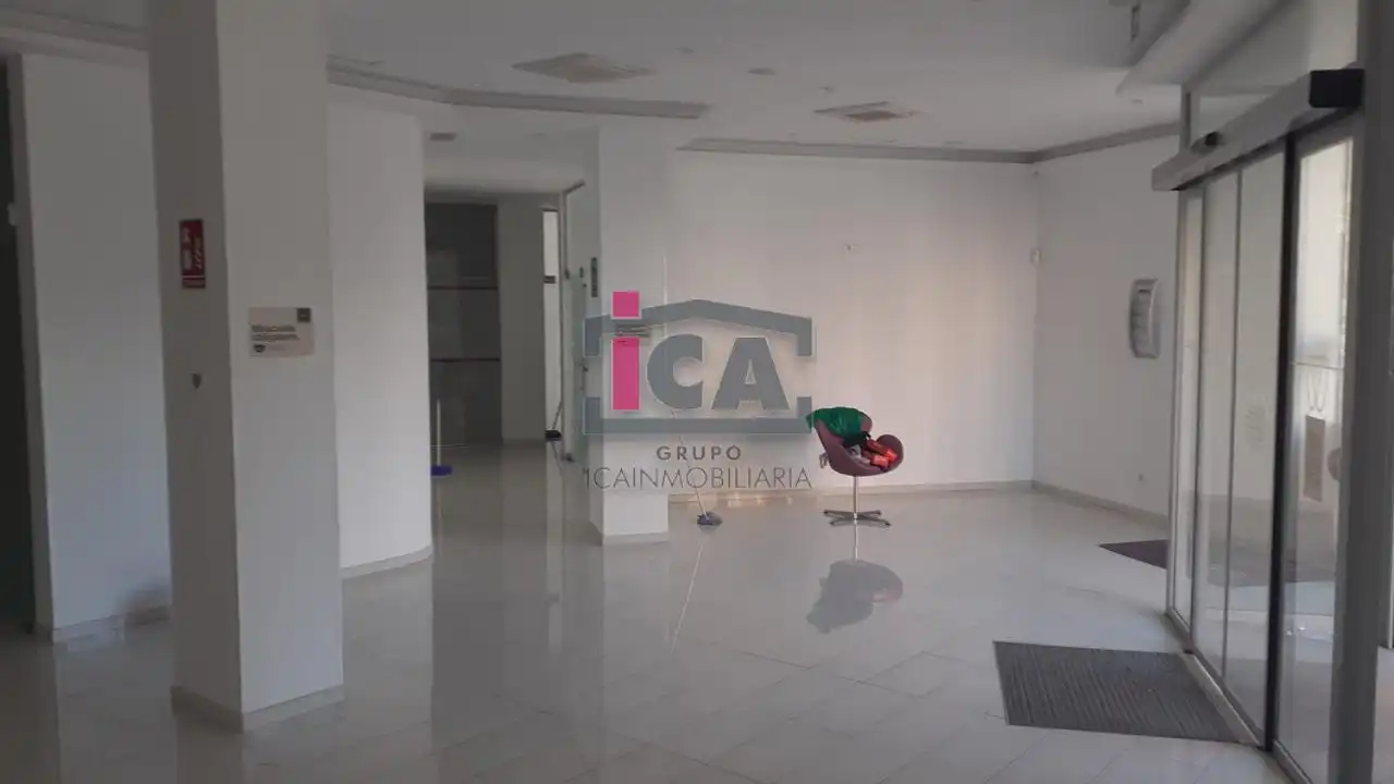 Local comercial en venda a PLAZA DE AMÉRICA (CRUZ DE LOS CAIDOS) CÁNOVAS, imagen 5