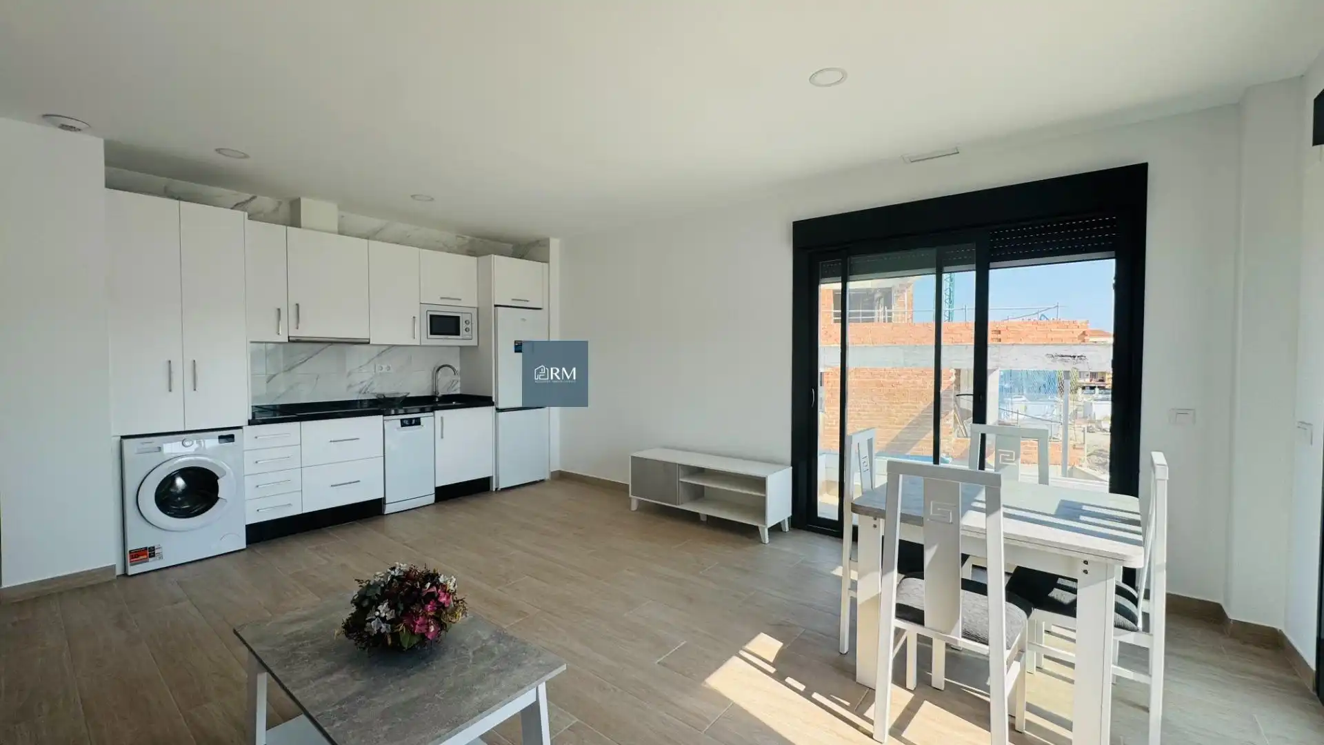Sala d'estar de Pis de lloguer en Sanlúcar de Barrameda amb Aire condicionat, Terrassa i Moblat