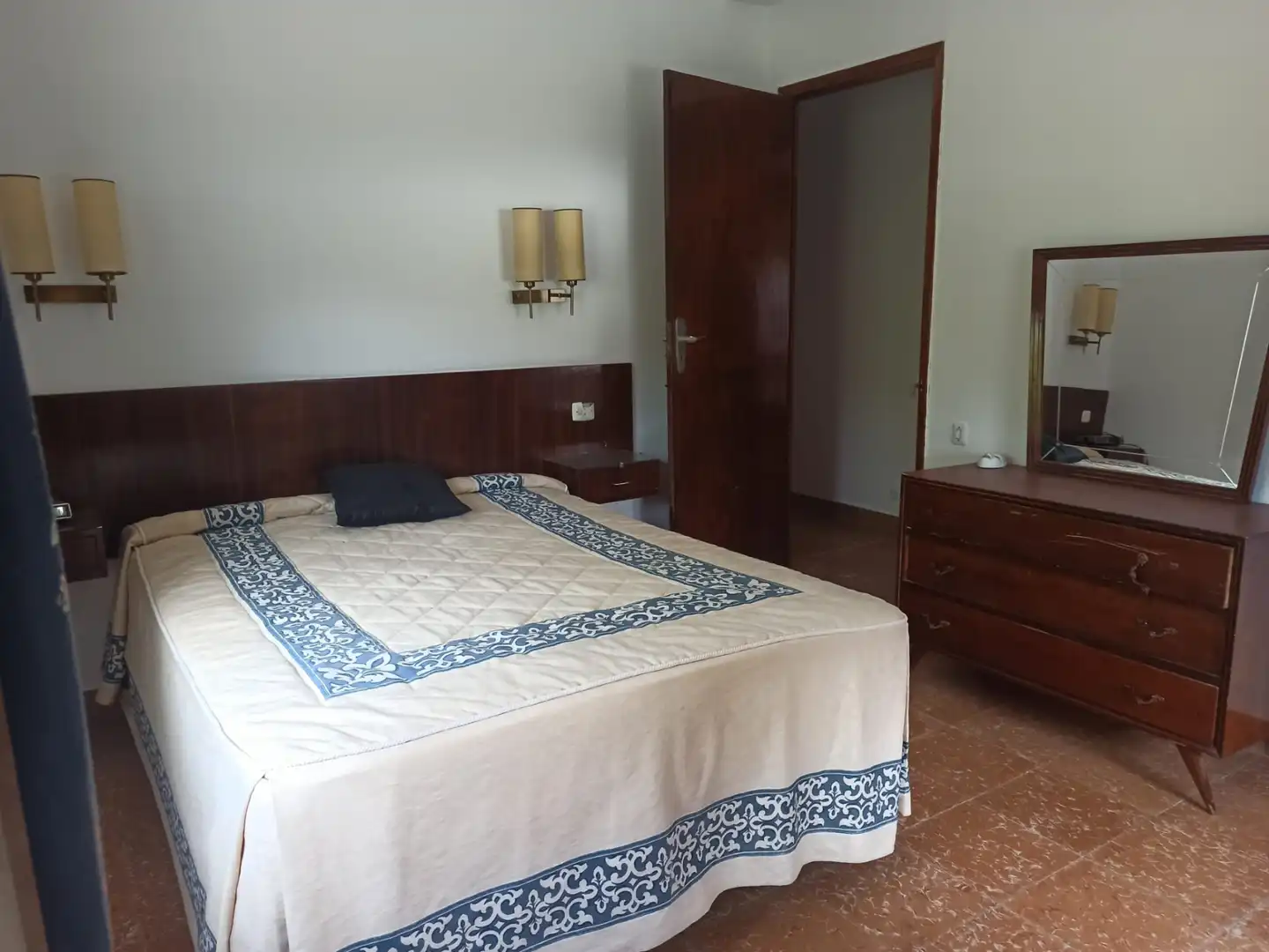 Dormitori de Casa o xalet en venda en Jaén amb Jardí privat, Terrassa i Traster