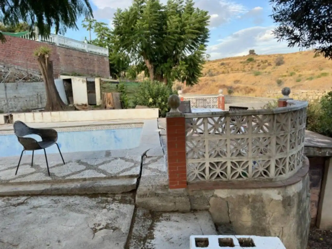 Außenansicht von Country house zum Verkauf in Estepona mit Heizung, Privatgarten und Terrasse