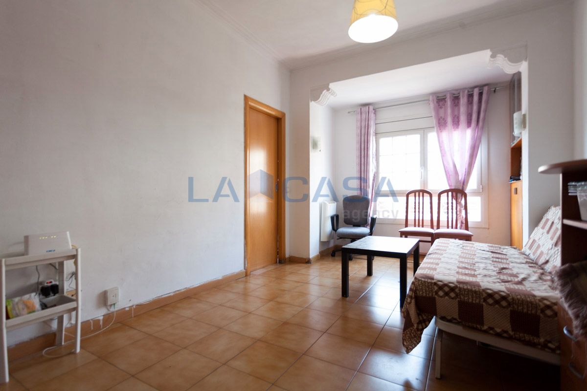 Dormitori de Pis en venda en  Barcelona Capital amb Calefacció i Forn