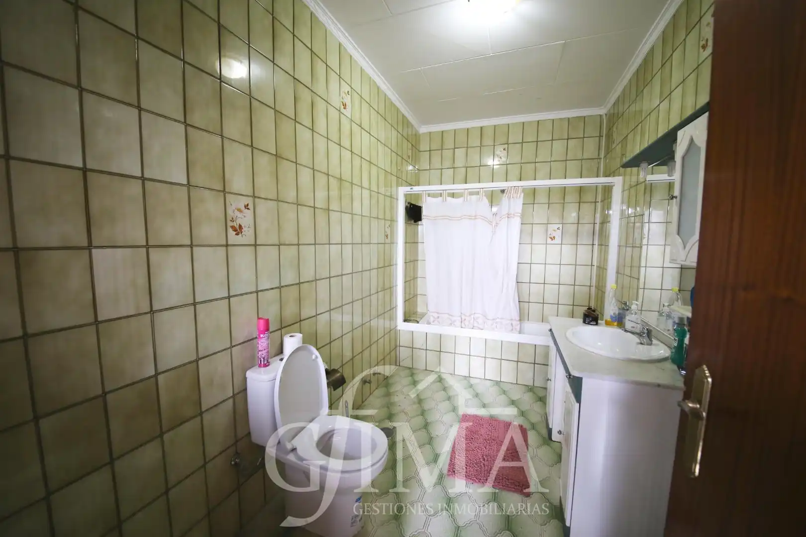 Bathroom of Houses for sale in Argamasilla de Alba  with Air Conditioner, Heating and Balcony