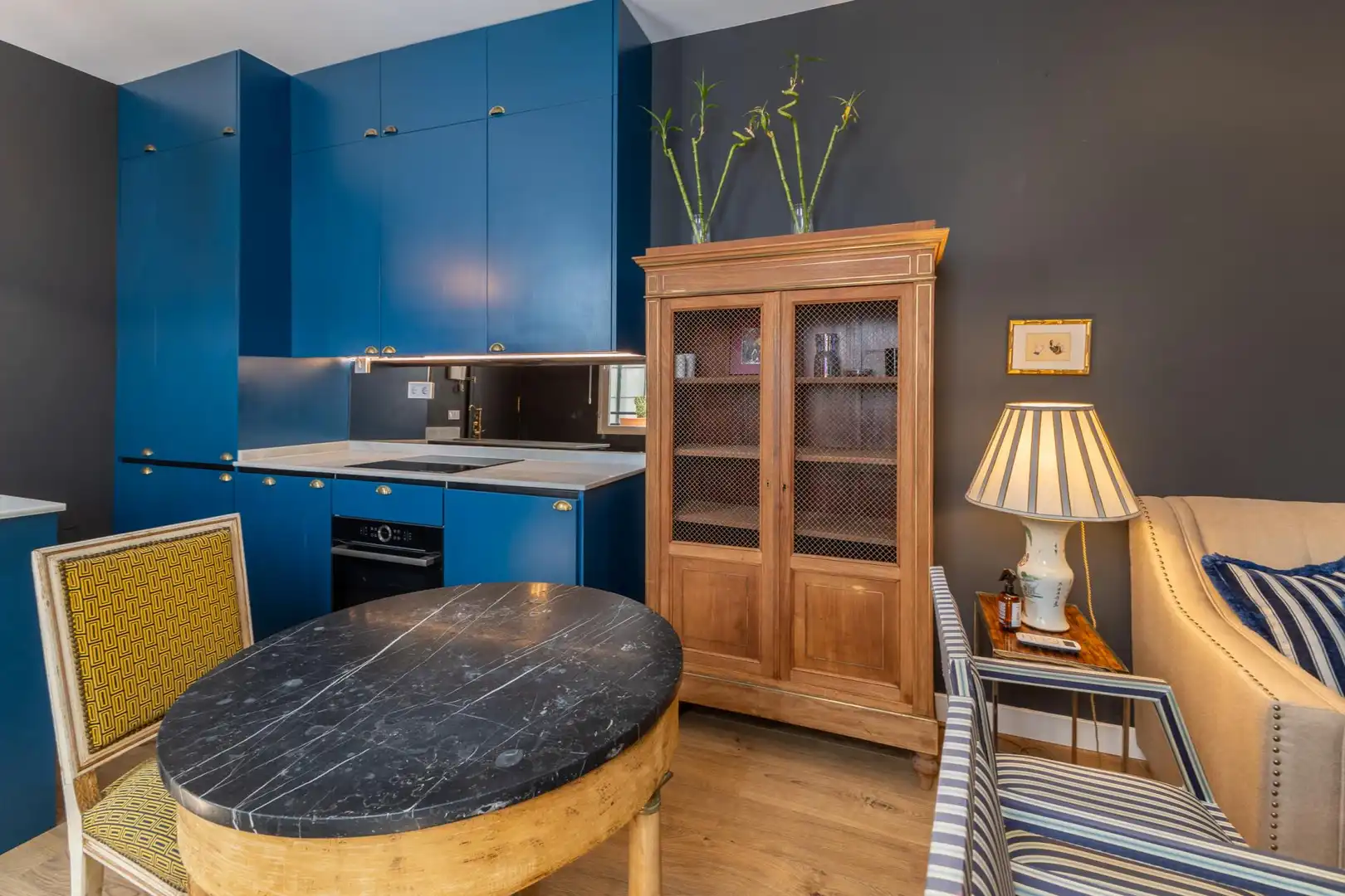 Cuina de Apartament de lloguer en Madrid amb Aire condicionat, Calefacció i Moblat