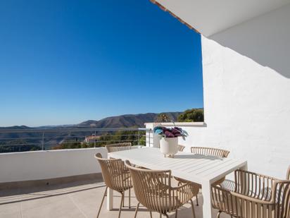 Terrasse von Wohnungen zum verkauf in Istán mit Klimaanlage und Terrasse