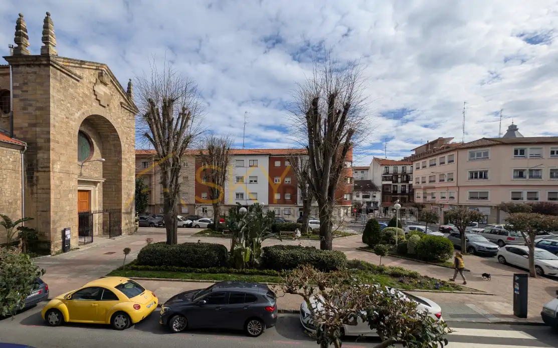 Vista exterior de Piso en venta en Castro-Urdiales