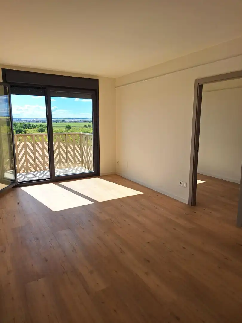 Habitación de Apartamento de alquiler en Alcalá de Henares con Aire acondicionado, Calefacción y Jardín privado