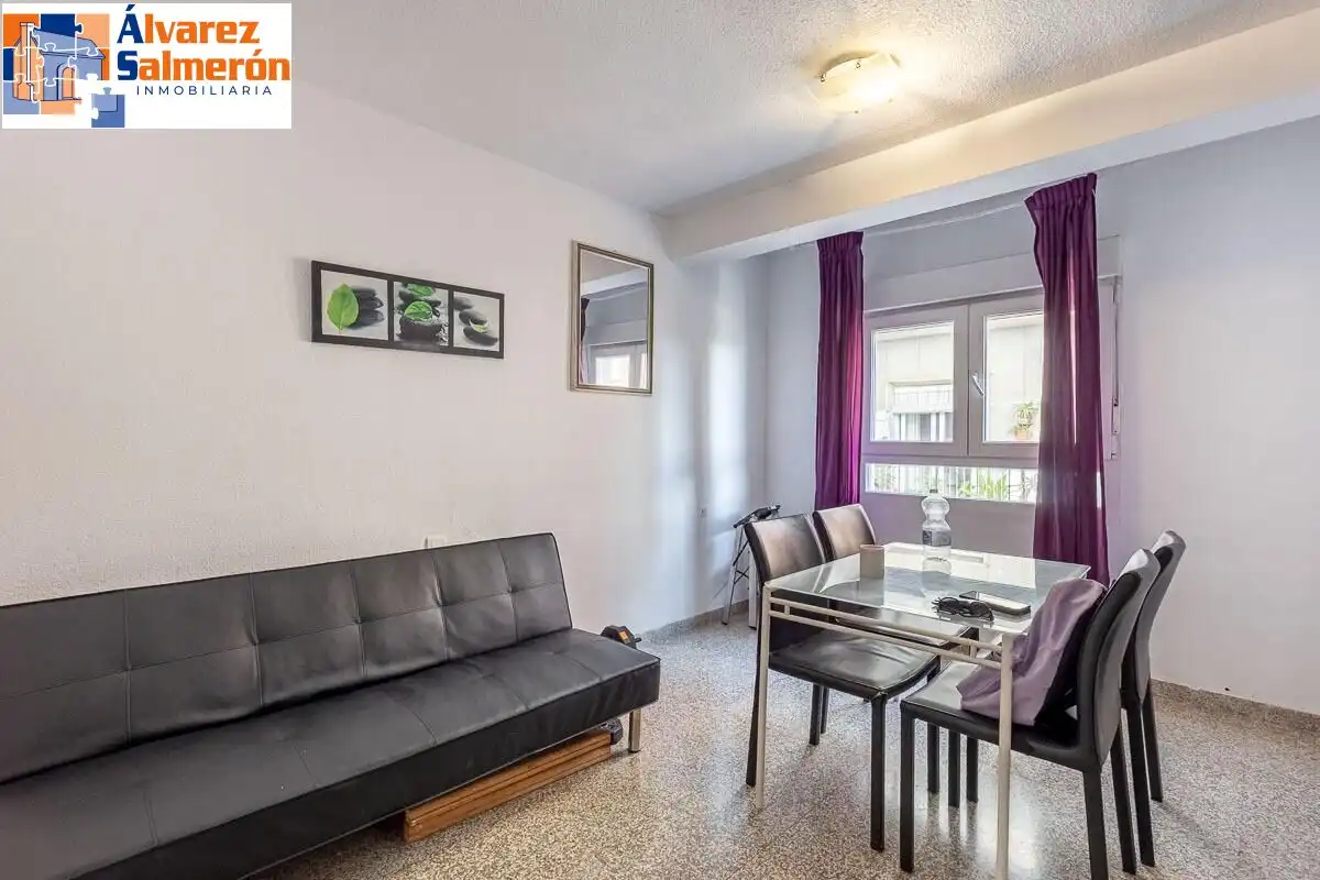 Vista exterior de Piso en venta en Centro