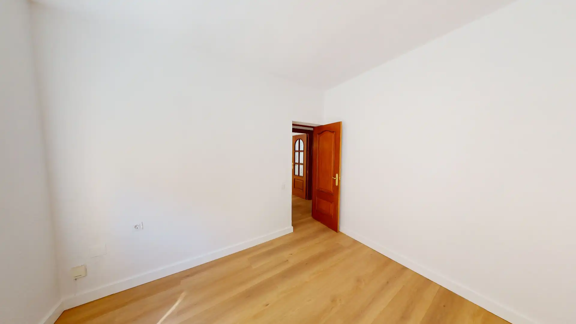 Schlafzimmer von Wohnung zum Verkauf in Almería mit Klimaanlage und Waschmaschine