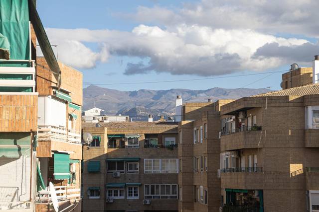 Piso en Venta en Angustias - Chana - Encina