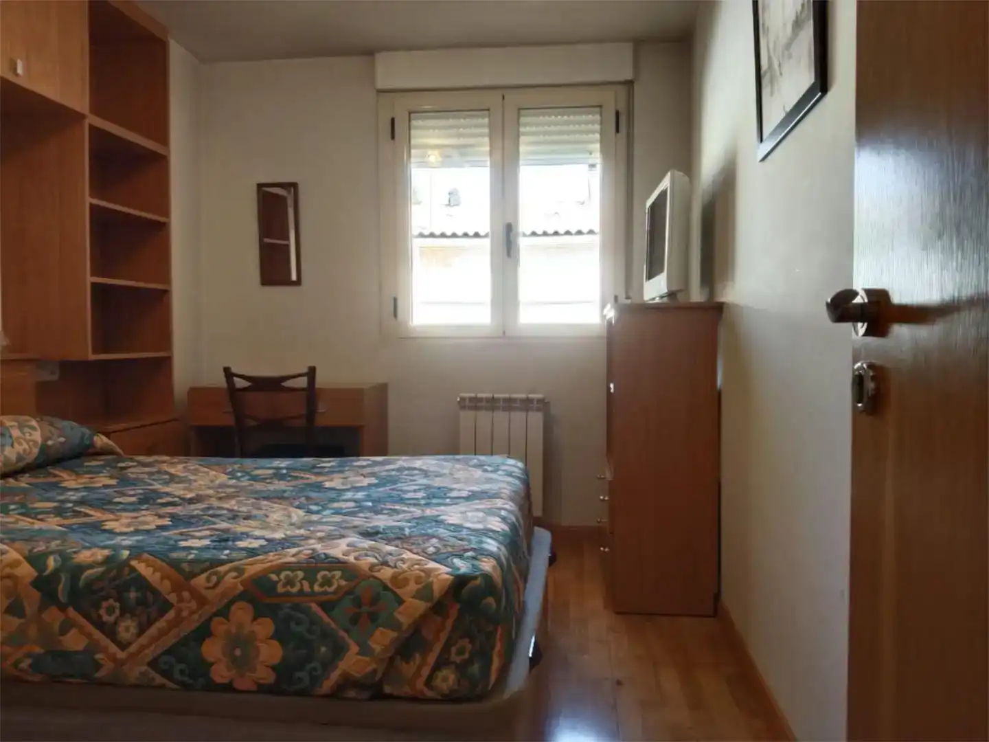 Dormitori de Pis per a compartir en San Andrés del Rabanedo amb Parquet i Moblat