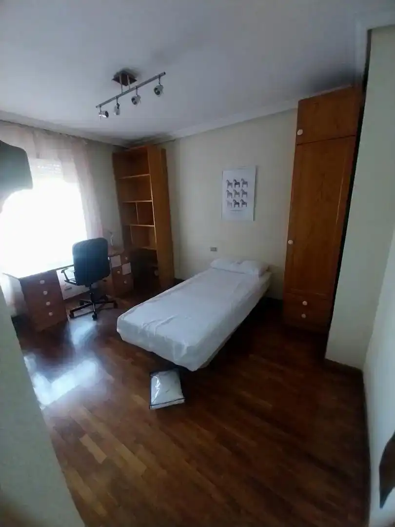 Bedroom of Flat for rent in Murcia  with Air Conditioner, Private garden and Parquet flooring