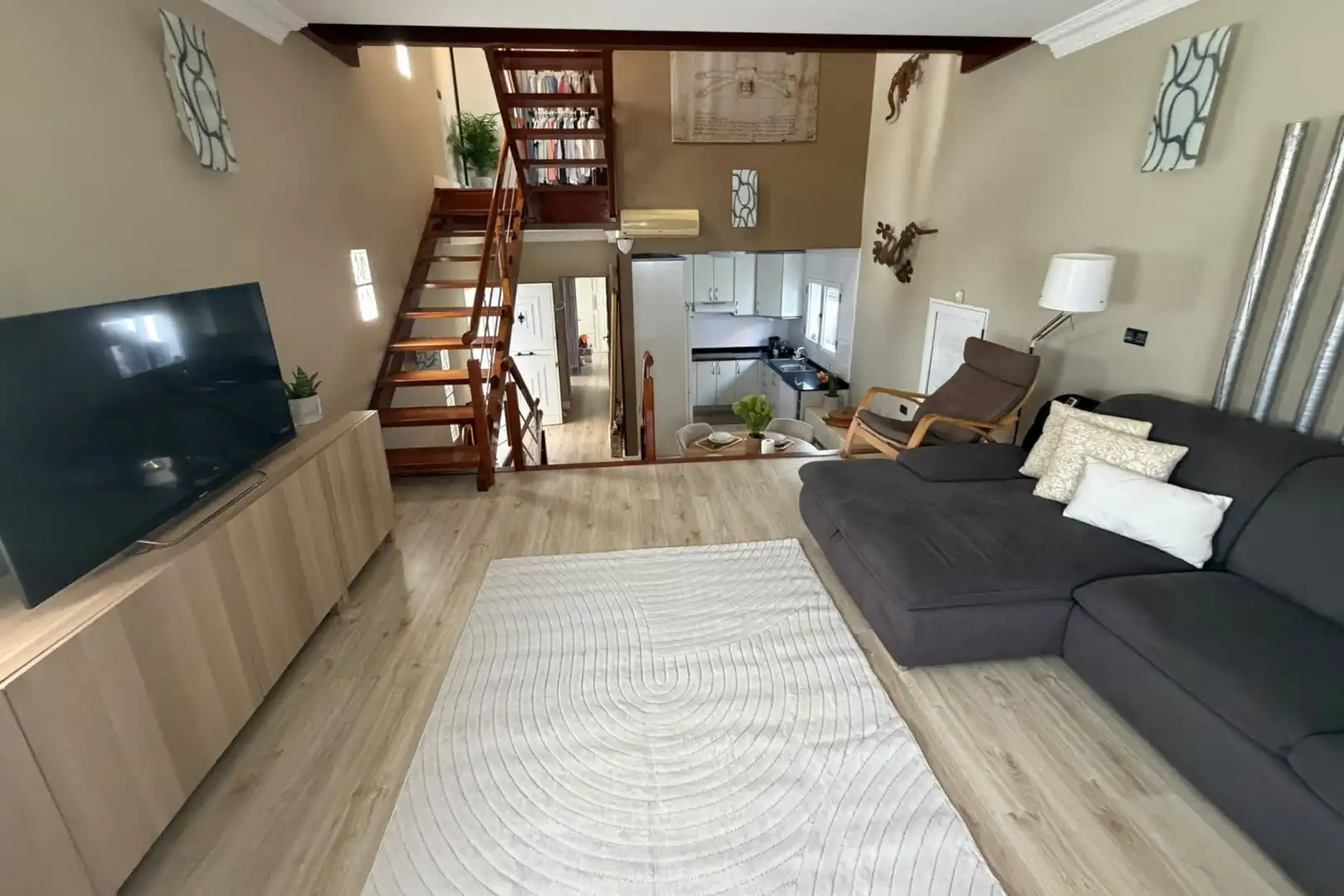 Sala d'estar de Casa o xalet en venda en Telde amb Aire condicionat, Calefacció i Jardí privat