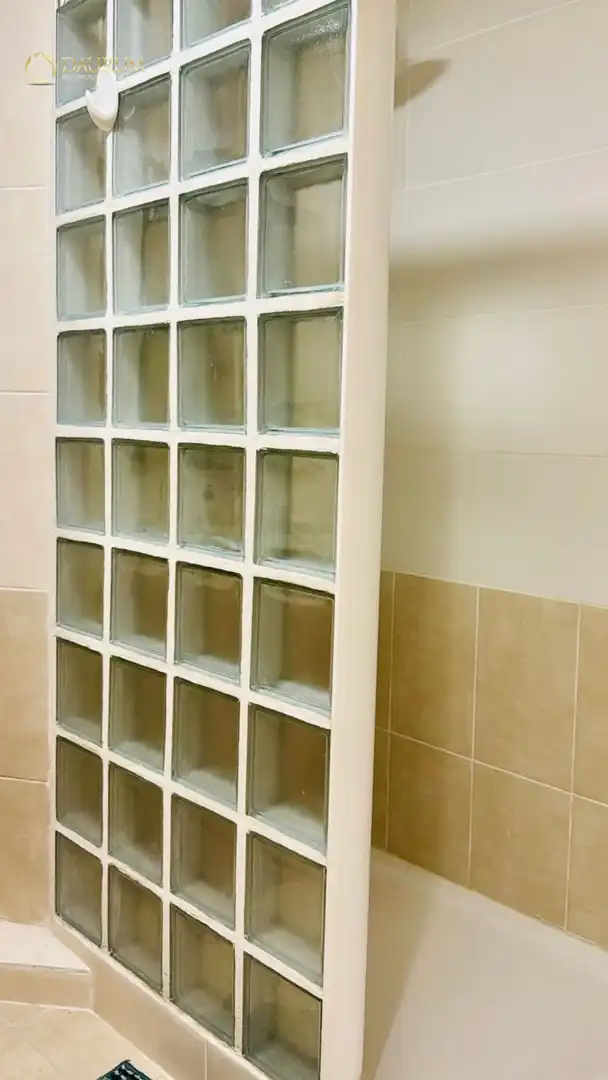 Baño de Oficina en venta en Quart de Poblet con Aire acondicionado, Terraza y Amueblado