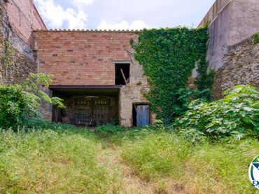 Country house with balcony for sale in Carrer Nou