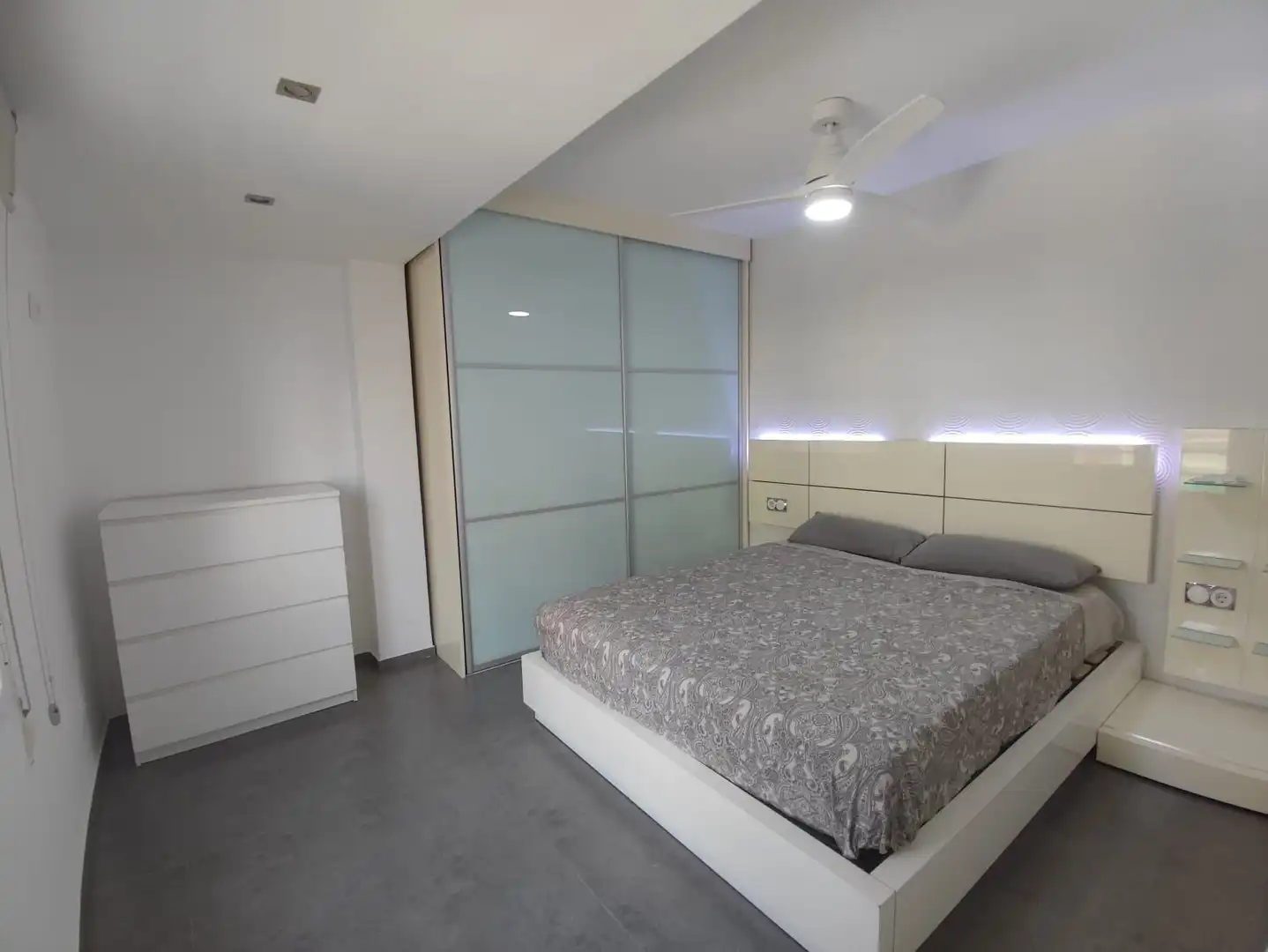 Habitación de Piso en venta en Cullera con Aire acondicionado