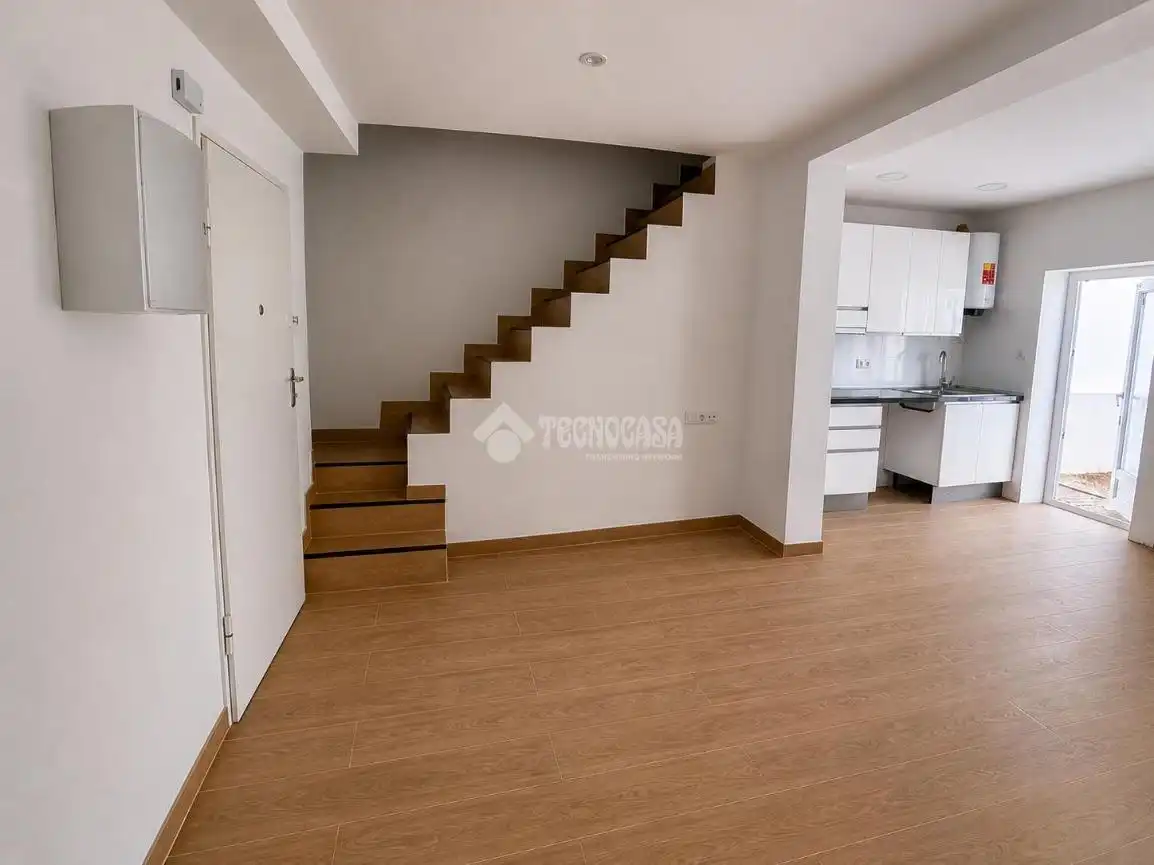 Piso en venta en Madrid con Parquet y Balcón