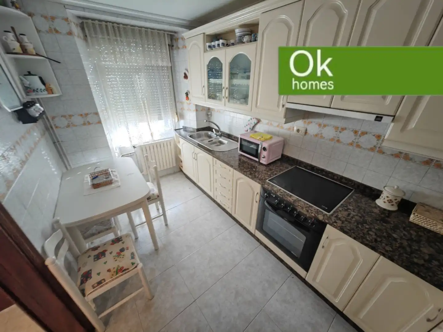 Cocina de Casa adosada en venta en Vilasantar con Calefacción, Jardín privado y Parquet
