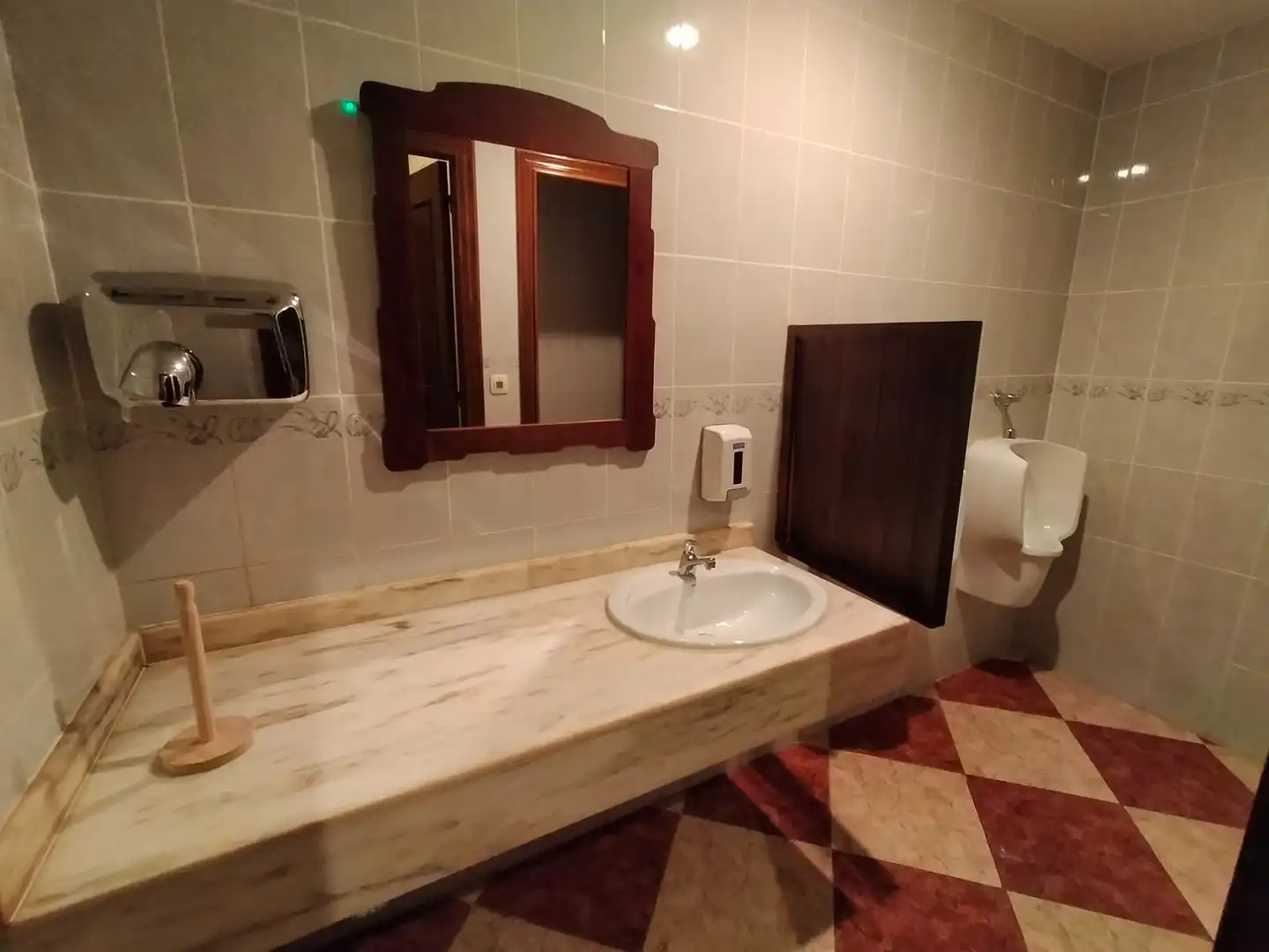 Baño de Local de alquiler en Gandia con Aire acondicionado, Parquet y Amueblado