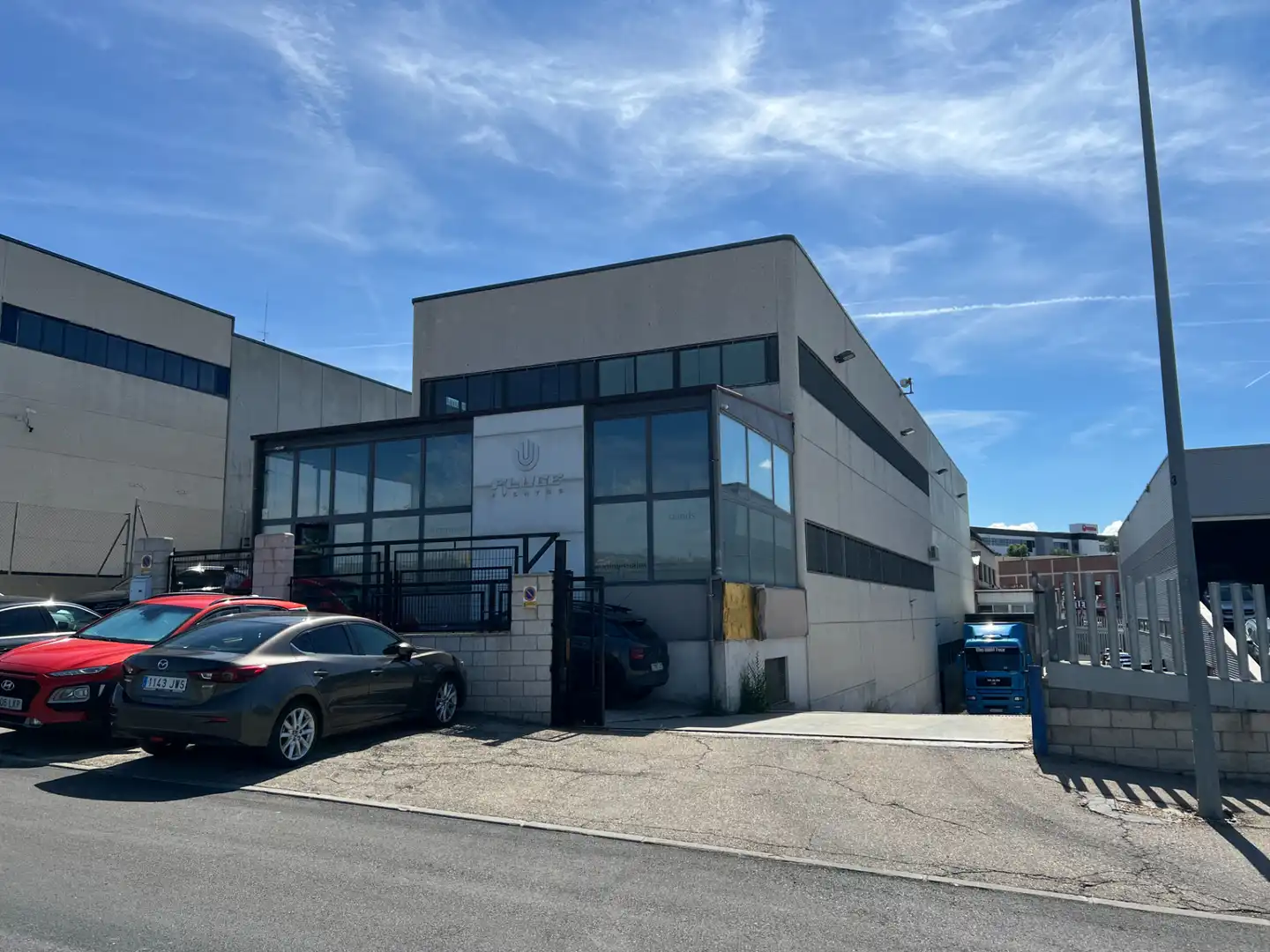 Vista exterior de Nau industrial en venda en Rivas-Vaciamadrid amb Calefacció i Alarma
