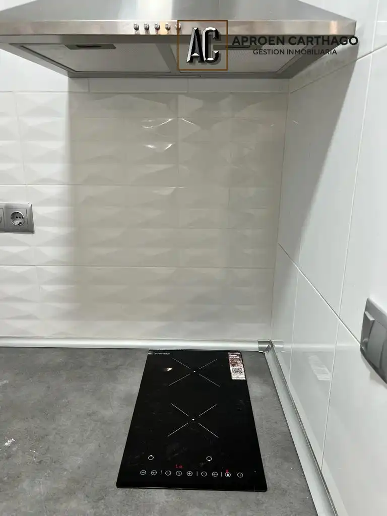 Study for rent in Calle Gloria, Casco Antiguo