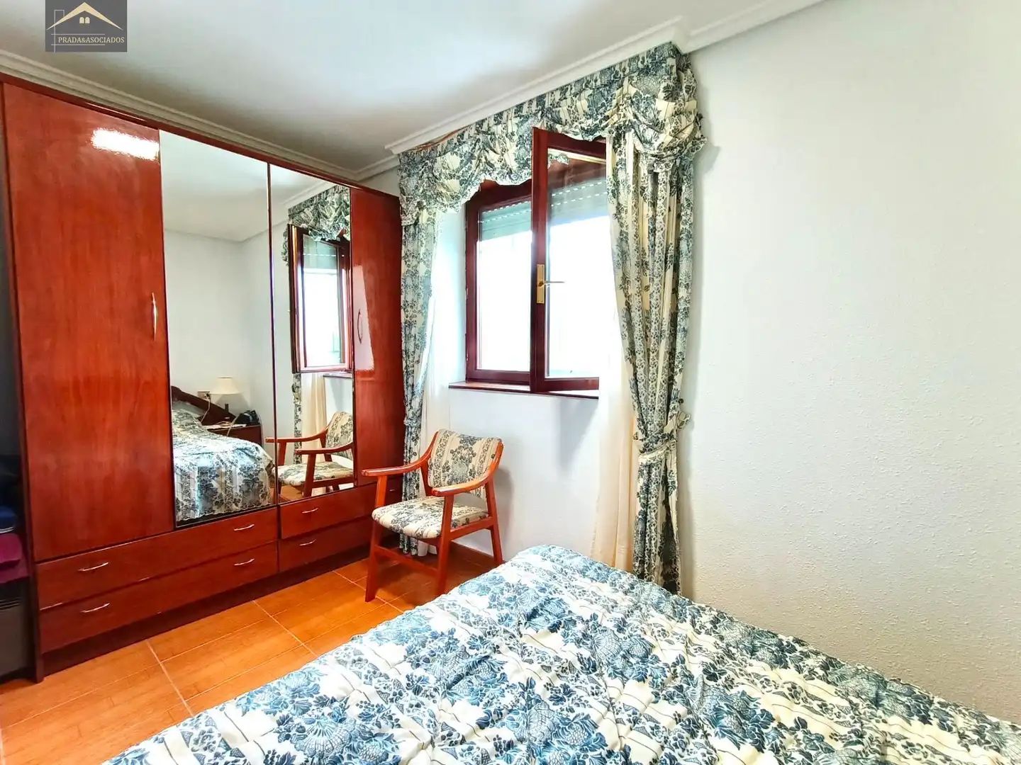 Dormitori de Casa o xalet en venda en Laredo amb Calefacció, Jardí privat i Terrassa