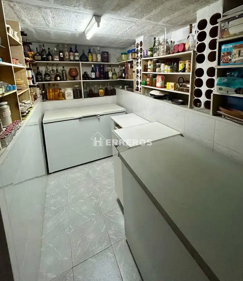 Cocina de Casa adosada en venta en Baños de Río Tobía con Aire acondicionado, Calefacción y Parquet